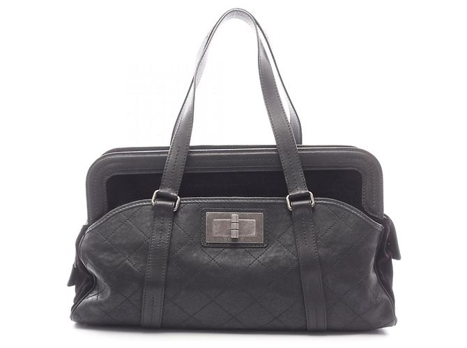 Bolso Boston Matelassé Chanel 2.55 Negro