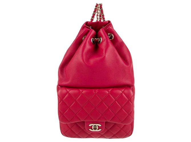 Chanel Rucksack aus gestepptem Lammleder in Rot