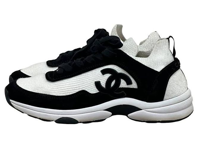 Timeless Chanel CC Logo Canvas Sneaker Weiß & Schwarz - Größe 40 Gebraucht