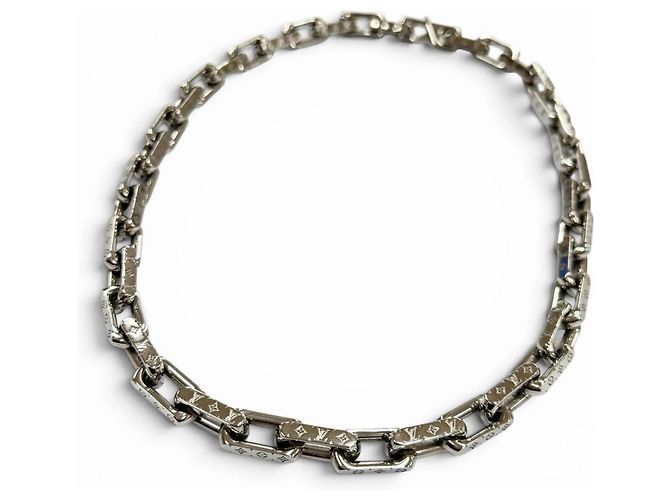 Louis Vuitton Collier Chain Monogram Necklace Silvery