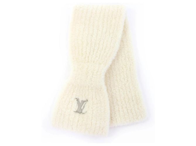 Louis Vuitton Off-White Stole Eggshell