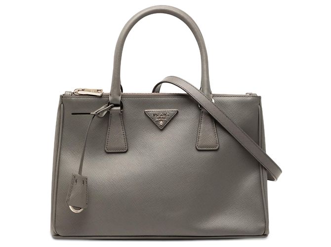 Sac à main Galleria Double Zip en Saffiano Lux gris taille Medium de Prada Marron