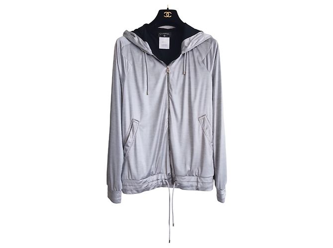 Chanel Graue Kapuzenjacke mit Reißverschluss