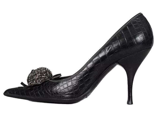 Prada Black Leather Pointed-Toe Pumps, Size 40.5 Pre-owned