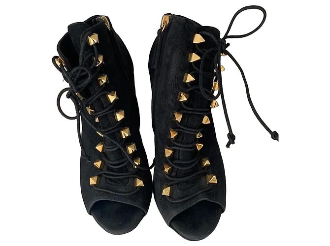 Botines Giuseppe Zanotti de Ante Negro con Tachuelas