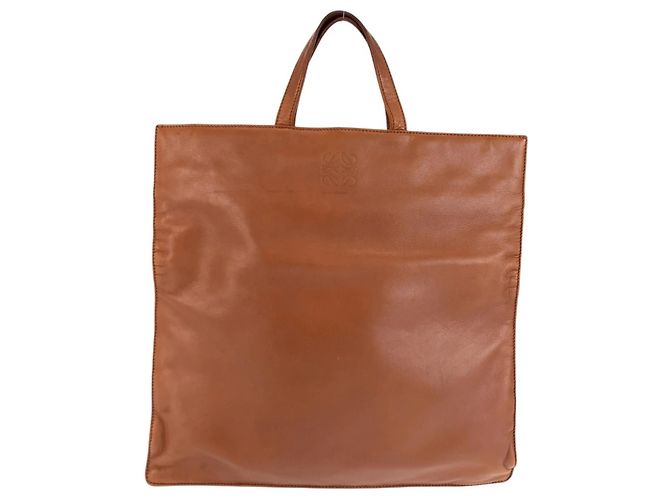 Sacola Tote Loewe em couro marrom