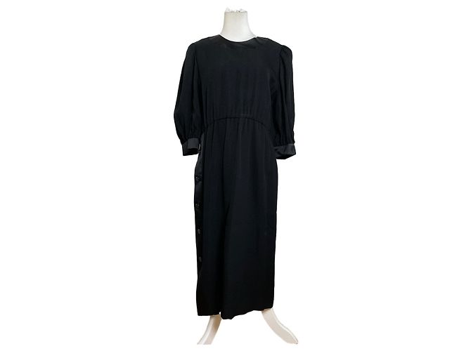 Givenchy Maxi-Kleid in Schwarz mit seitlichen Knopfdetails