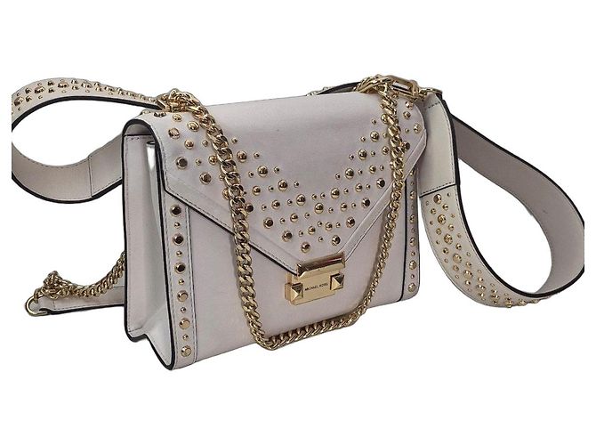 Michael Kors Bolsa de ombro em couro branco com tachas