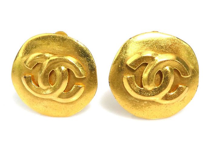 Boucles d'oreilles à clip dorées Chanel