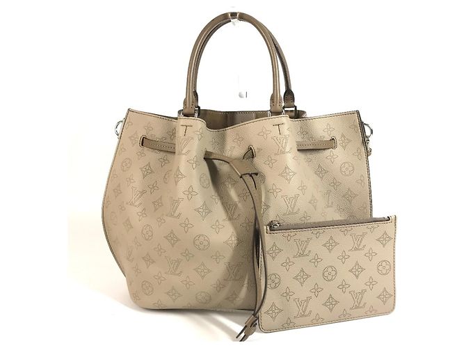 Sac à main Louis Vuitton Mahina Girolata