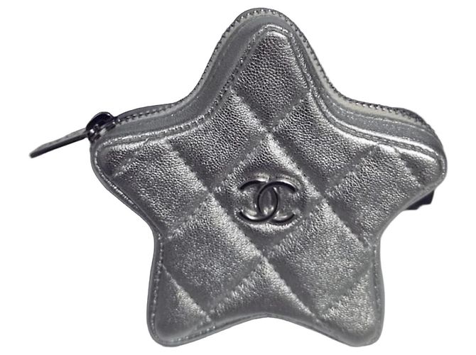 Chanel Monedero Estrella de Piel Plateada Plata