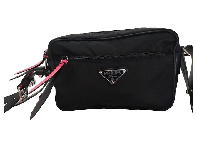 Prada Borsa a Tracolla in Nylon Nero e Rosa