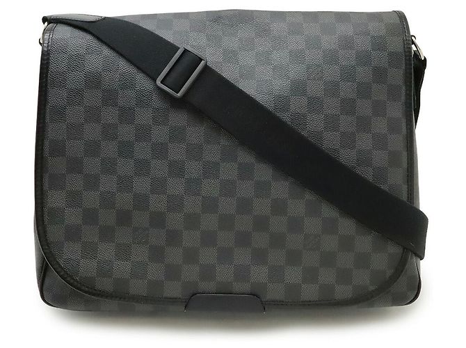 Bolsa de Ombro Louis Vuitton Daniel GM Damier Graphite Preto Cinza