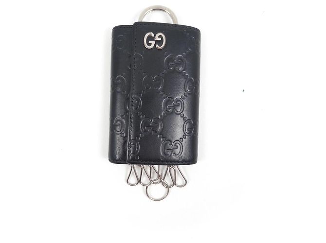 Gucci GG Supreme Monogram Leather Key Holder Black