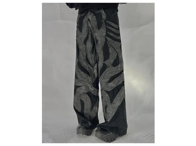 Autre Marque SXVSU Jeans de perna larga em denim preto com patchwork de chamas Cinza