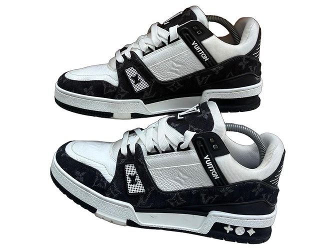 Louis Vuitton Rivoli Monogram Sneaker Schwarz Weiß Monogramm