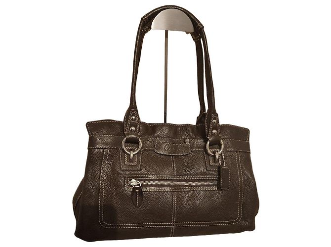 Bolsa de mão Coach em couro marrom