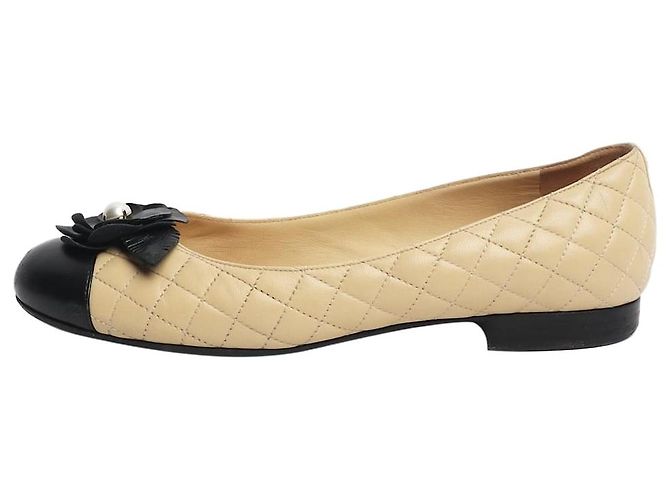 Chanel Sapatilhas de couro acolchoado bege - tamanho EU 39