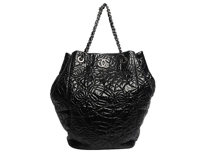 Chanel Schwarze gesteppte Tote Bag aus Lackleder 2008