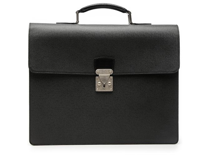 Louis Vuitton Black Taiga Robusto 2 Preto