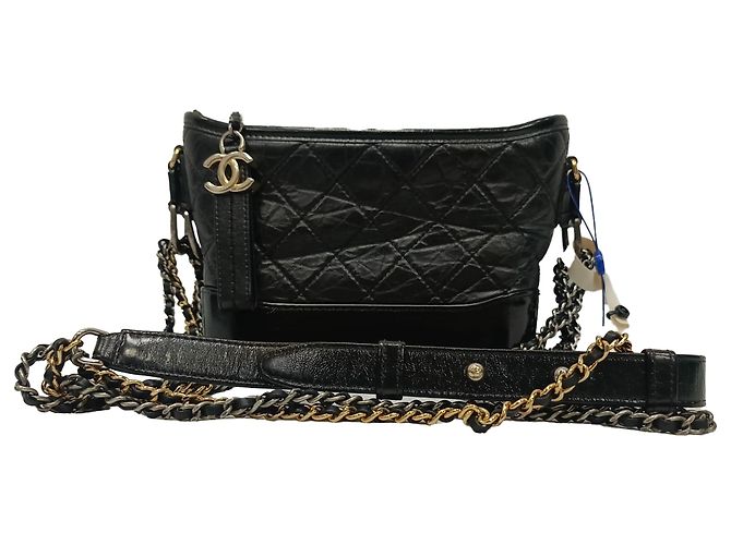 Bolsa Hobo Chanel Small Gabrielle em couro de bezerro preto