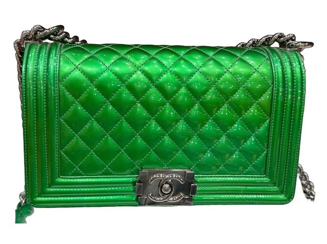 Chanel Borsa Boy Medium Capretto Verde Metallizzato
