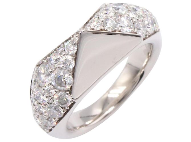 Anel de Sinete Feminino Prada em Ouro Branco 18K Prata