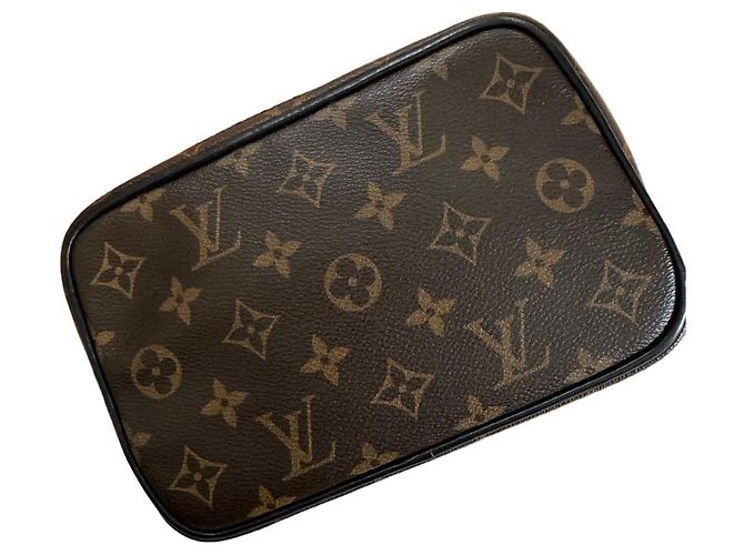 Organizer Louis Vuitton Necessaire Monogram 26 Marrom Monograma