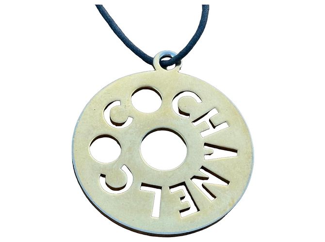 Pendentif rond Chanel doré
