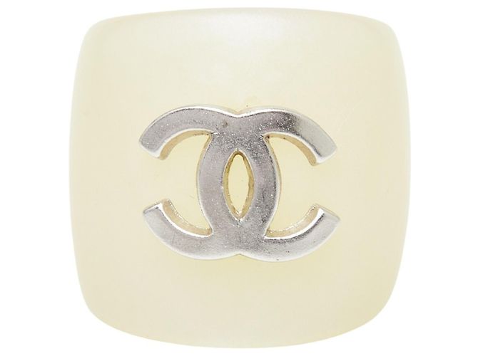 Chanel Coco Mark Band Ring aus Elfenbeinfarbenem Kunststoff Roh