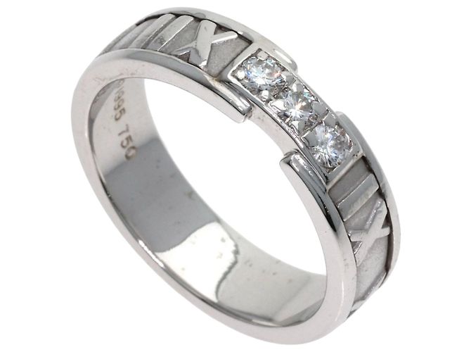Anillo Atlas 3-Diamond Band de Tiffany & Co.