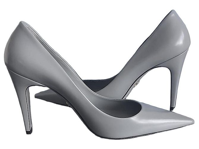 Prada Pumps Grey