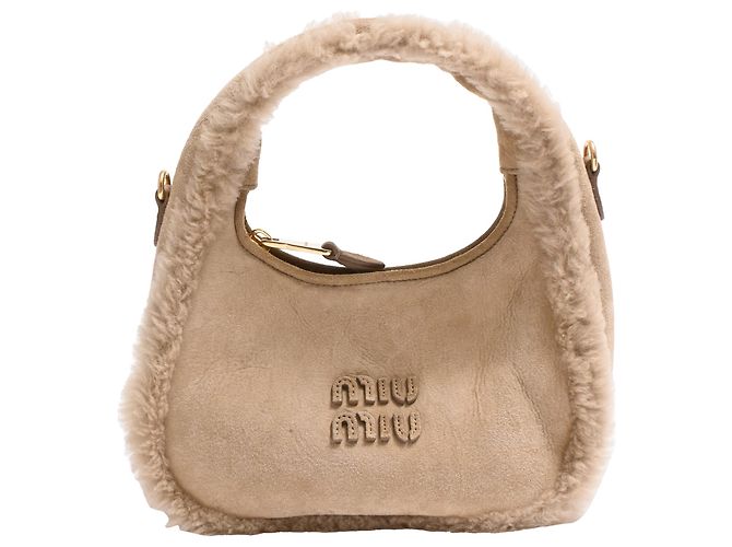 Miu Miu Wander Shearling Handtasche mit Tragegriff, aus beigem Schafsfell