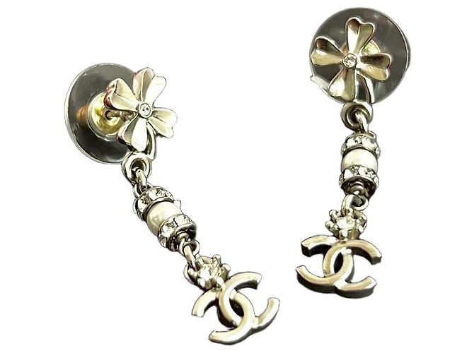 Brincos Chanel Clover Pearl Prata