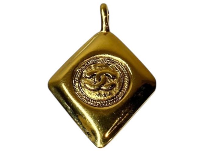 Collier pendentif vintage Chanel Coco Mark Doré