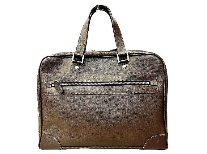 Pasta e Bolsa Masculina Louis Vuitton Taiga Igor Marrom