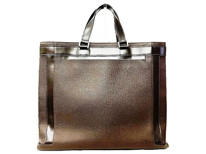 Sac à main et porte-documents Louis Vuitton Taiga Kasbek GM Marron