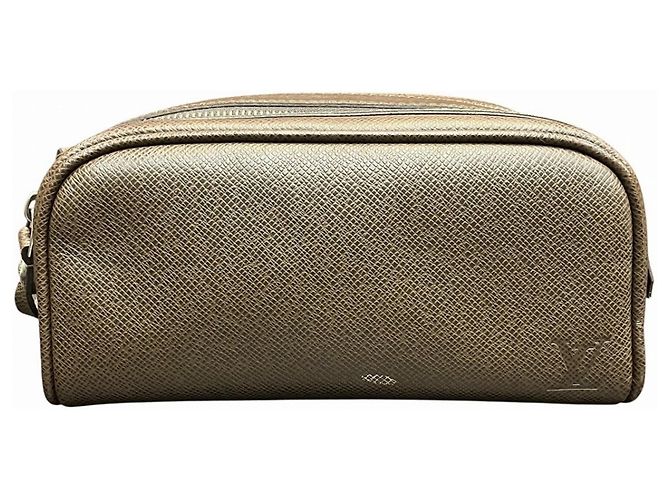 Necessaire Ivan Second Bag Louis Vuitton Marrom