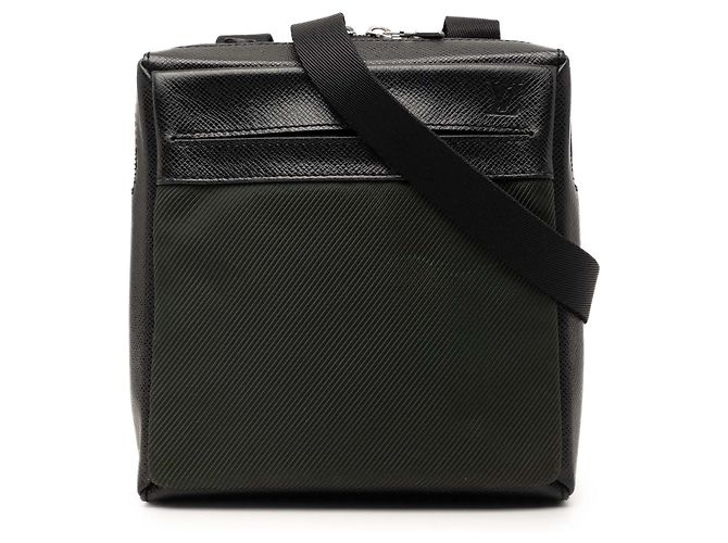 Louis Vuitton Green Taiga Sayan Vert