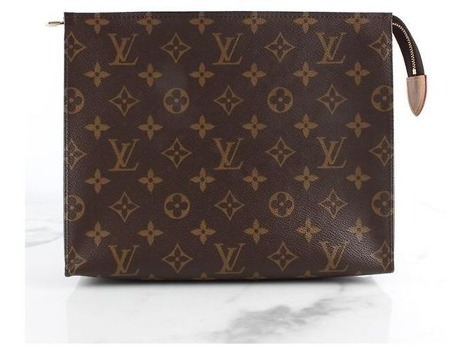 Louis Vuitton Necessaire Marrom