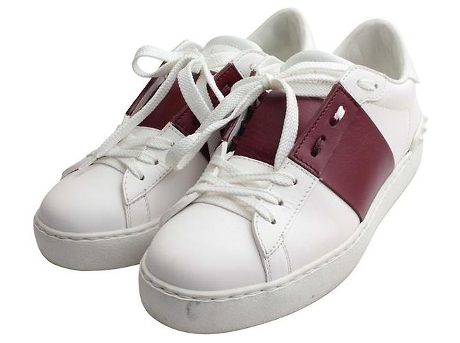 Valentino Two-Tone Rockstud Sneaker Rot