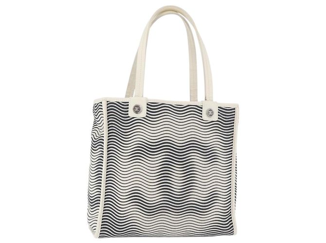 CHANEL Tote Bag Canvas Weiß Silber CC Auth BA12904A