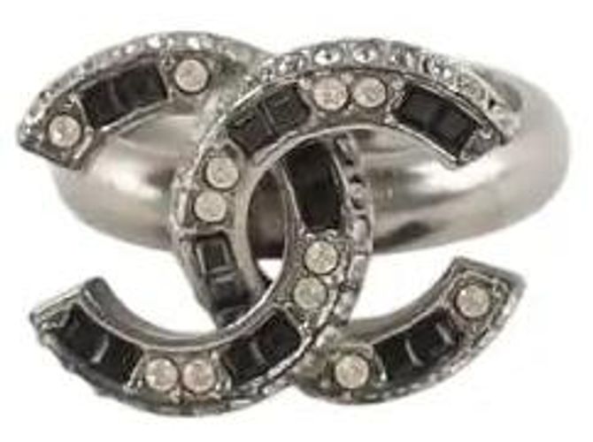 Chanel Anel logo CC com pedras e strass cinza