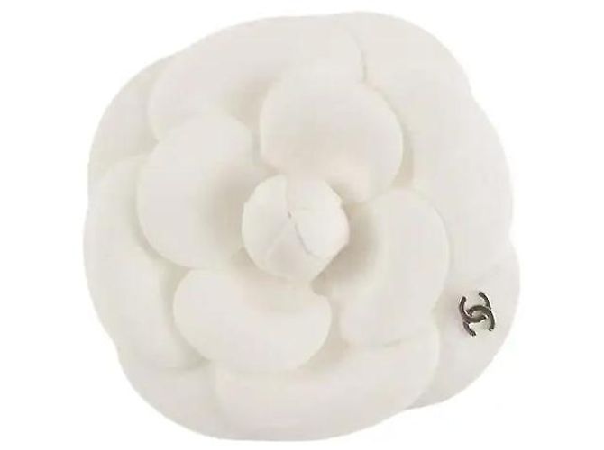 Chanel Broche branco