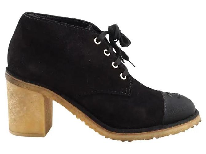 Chanel Botas pretas de amarrar Preto