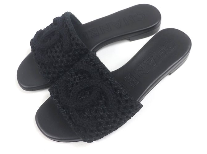 Chanel Sandalen mit CC-Logo-Häkeldesign Schwarz