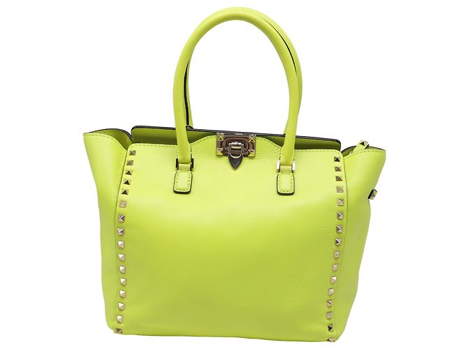 Borsa Tote Valentino Garavani Medium Rockstud Double Handle in pelle giallo neon