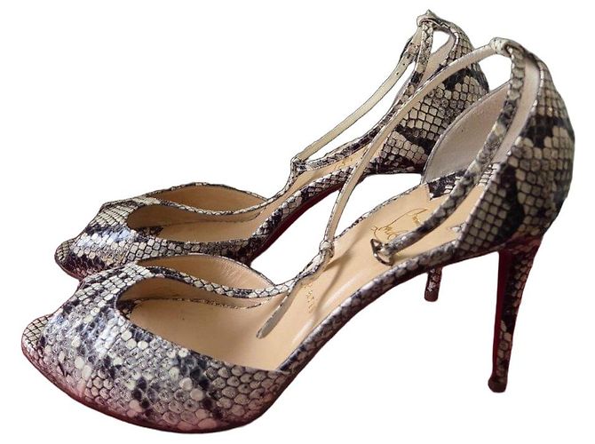 Christian Louboutin Pumps aus Pythonleder Python drucken
