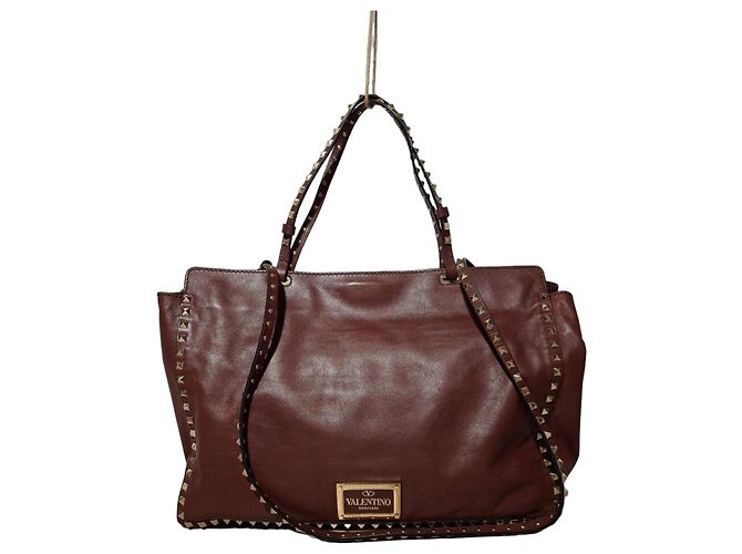 Valentino Garavani Bolsa Rockstud em Couro Bordeaux 