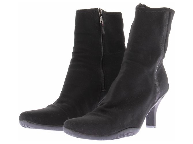 Prada Botines de tacón negros